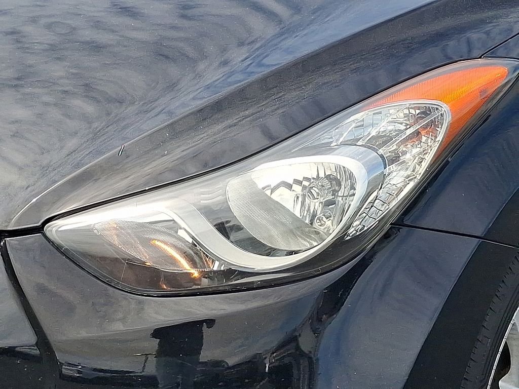 Used 2011 Black Hyundai GLS image 12