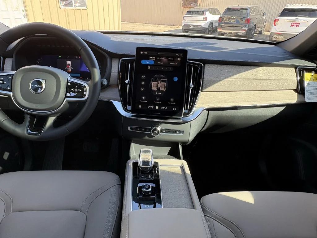 New 2026 Crystal White Volvo Plus image 28