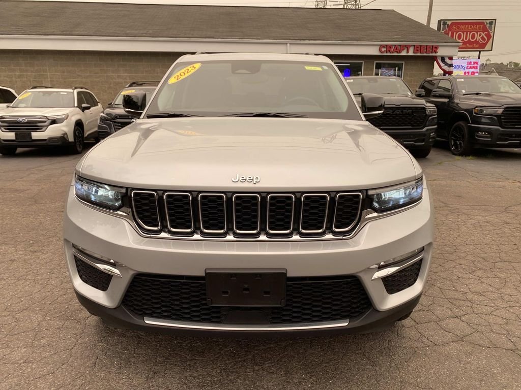Used 2023 Silver Jeep Limited image 12