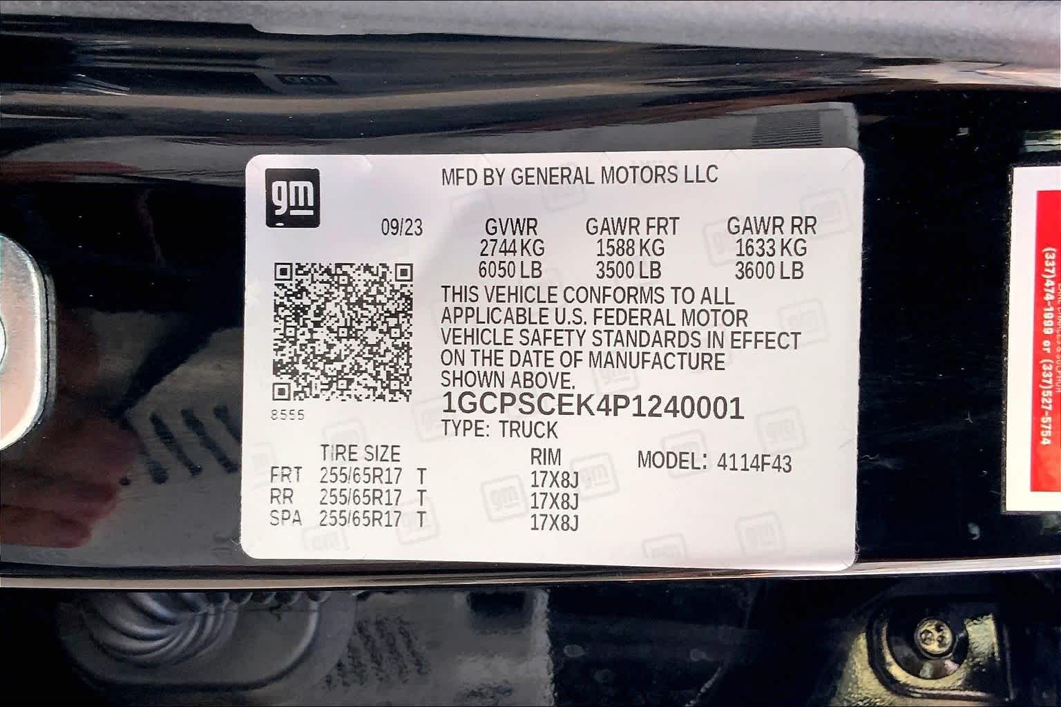 Used 2023 Black Chevrolet 2WD LT image 36