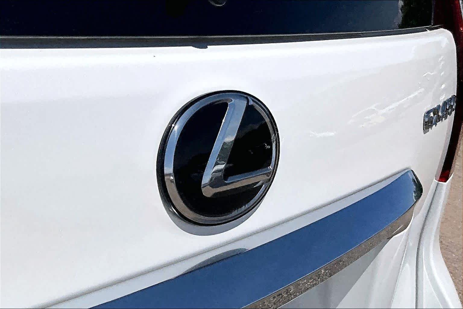 Used 2020 Starfire Pearl Lexus Premium image 28