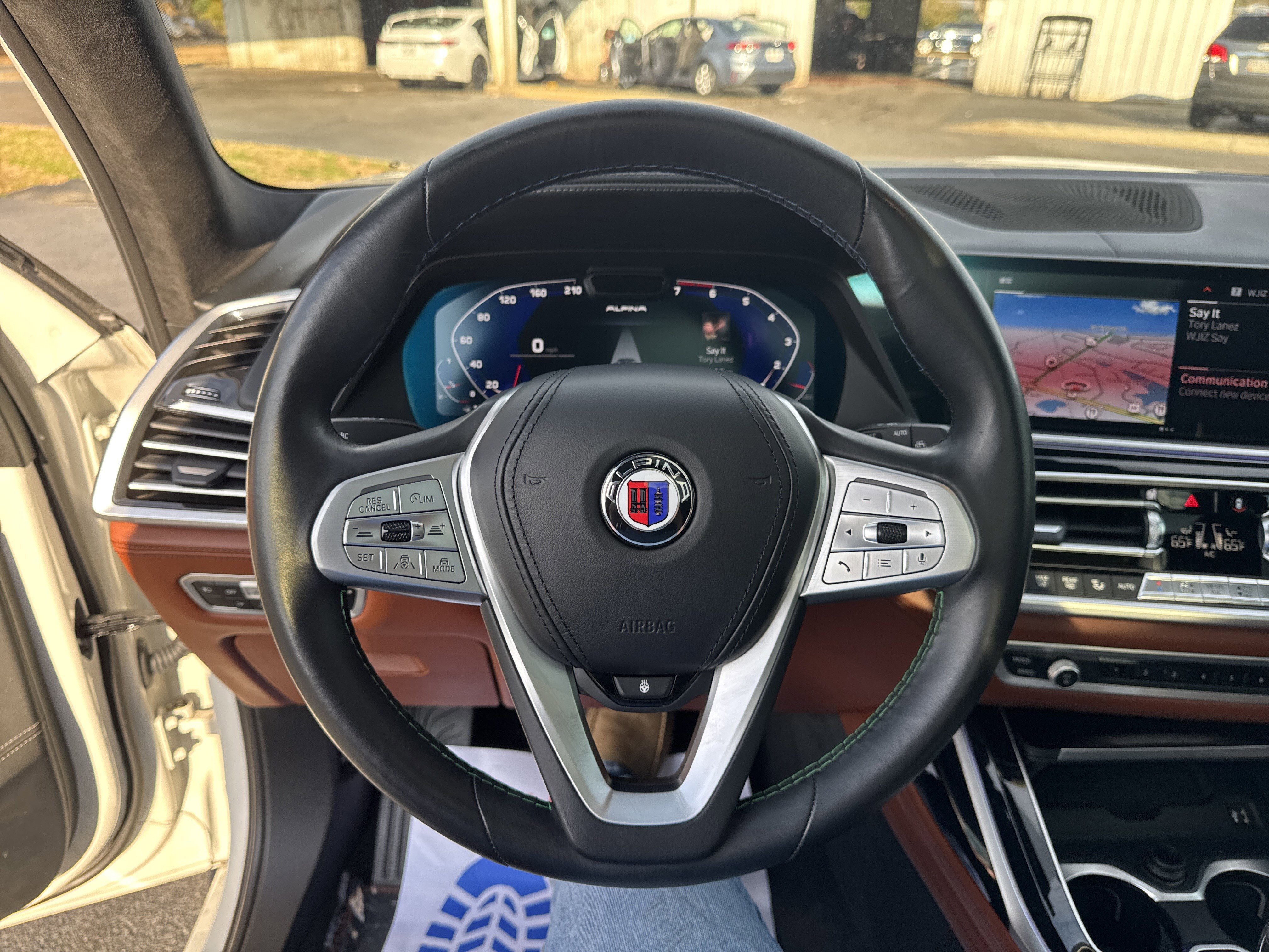 2022 BMW X7 ALPINA XB7 - Photo 17
