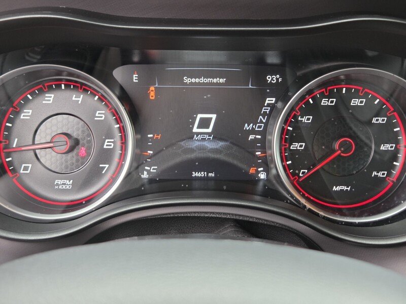 Used 2022 Orange Dodge SXT image 28