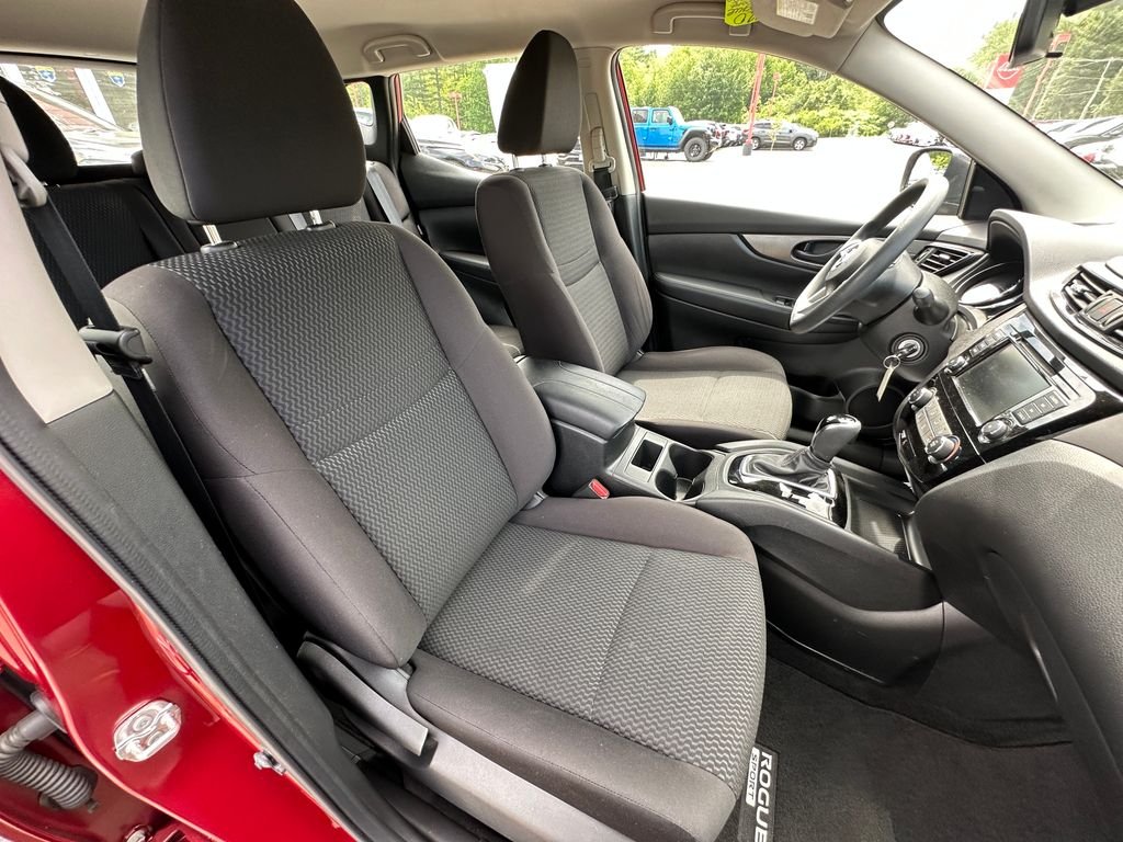 Used 2020 Red Nissan S image 20