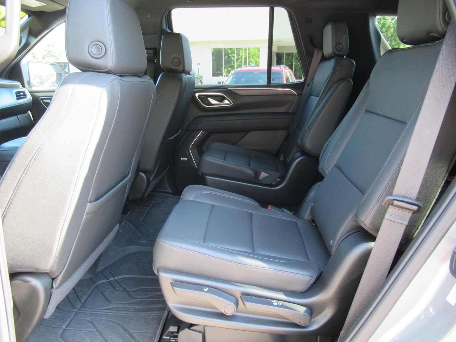 Used 2024 Gray Chevrolet Z71 image 36