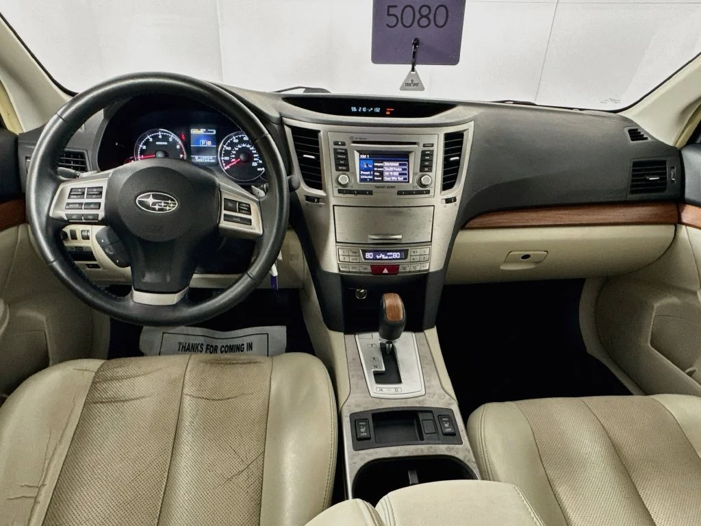 Used 2014 White Subaru 2.5i image 27