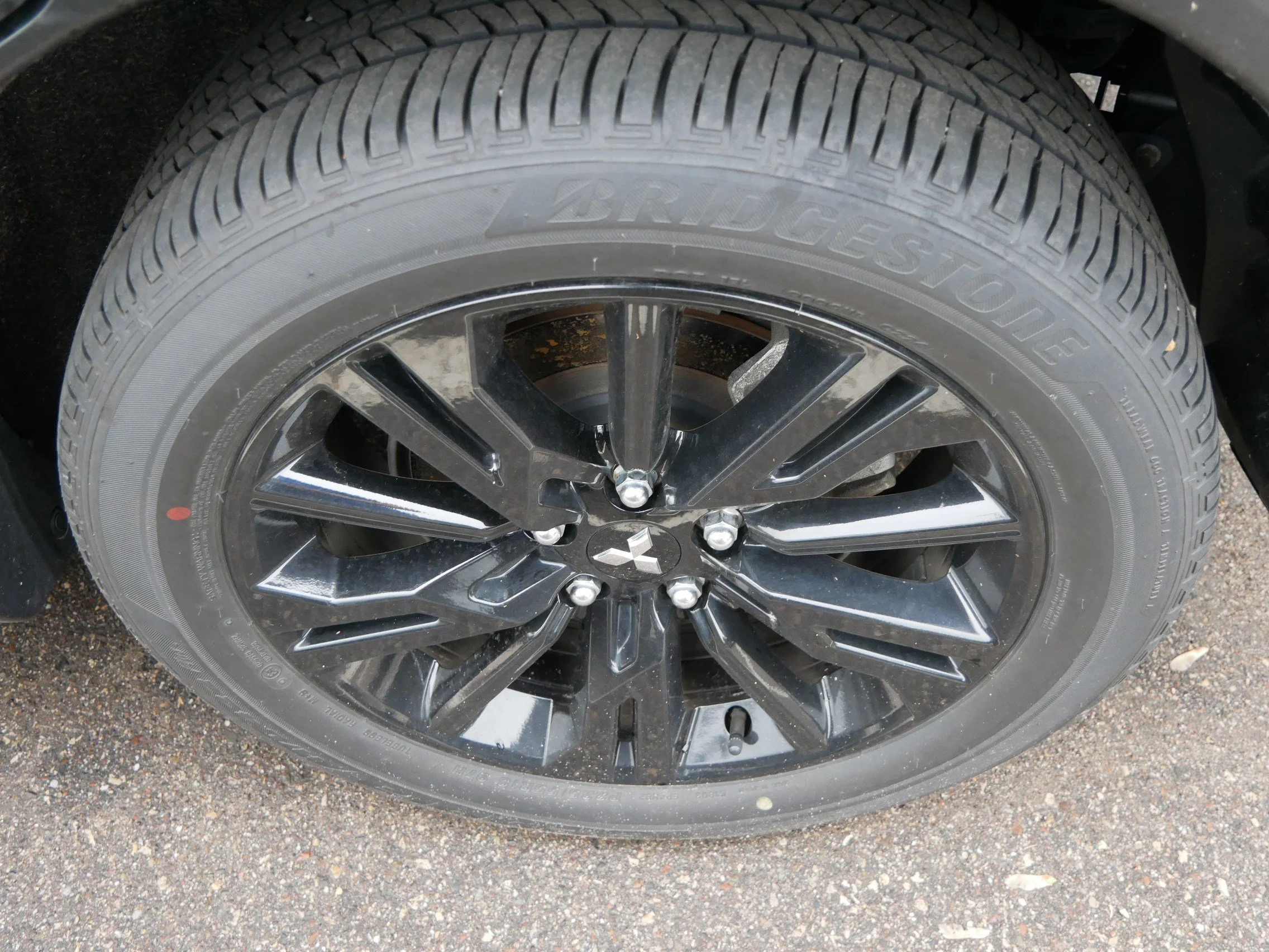 Used 2024 Alloy Silver Metallic Mitsubishi LE image 5