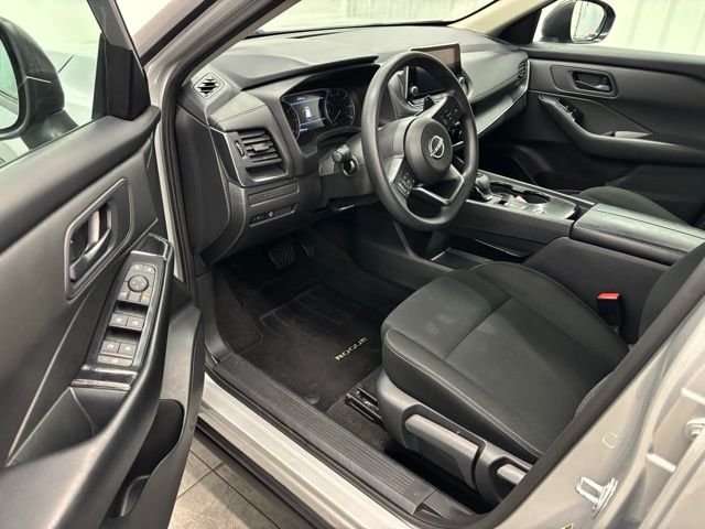 Used 2024 Silver Nissan S image 12