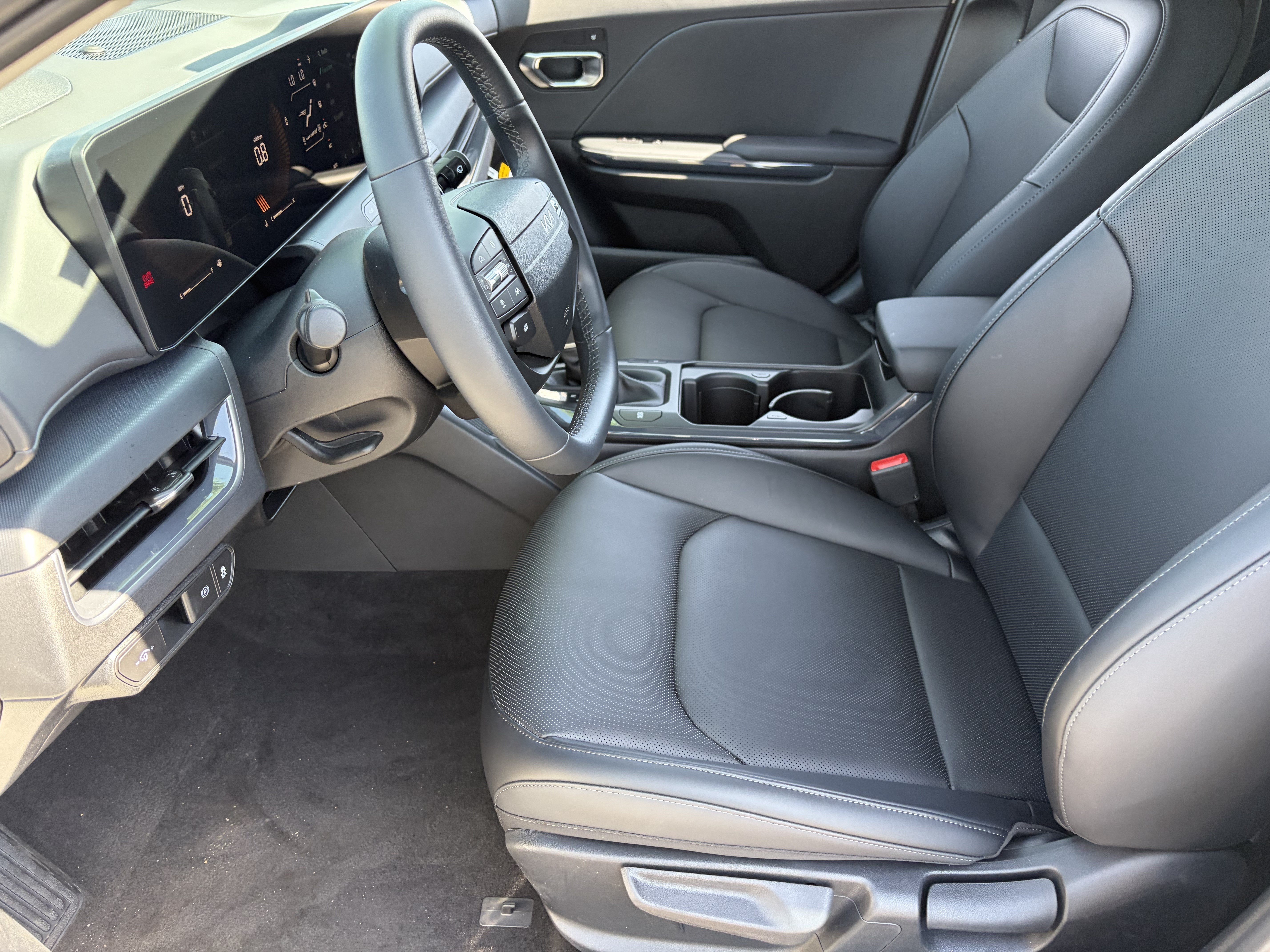 New 2026 Snow White Pearl Kia EX image 17