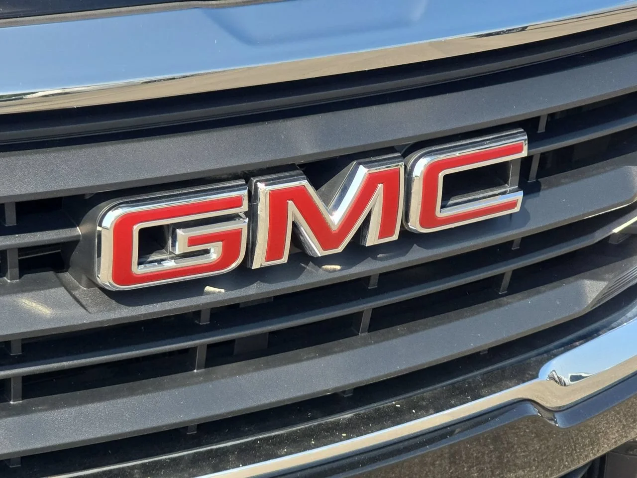 Certified Used 2022 Ebony Twilight Metallic GMC SLE image 30