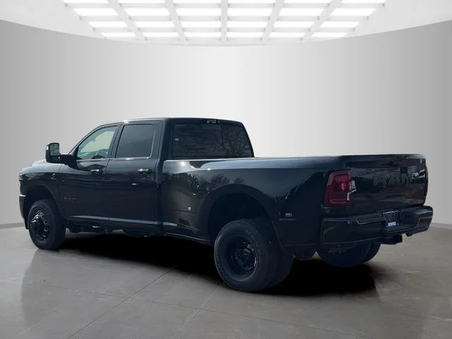 New 2026 Diamond Black Crystal Pearl-Coat Exterior Paint RAM LARAMIE image 5