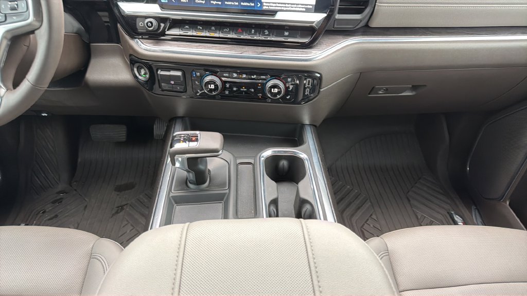 Used 2024 Blue Chevrolet LTZ image 20