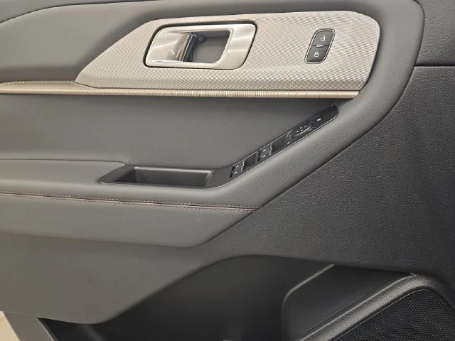 New 2026 Carbonized Gray Metallic Ford Active image 39