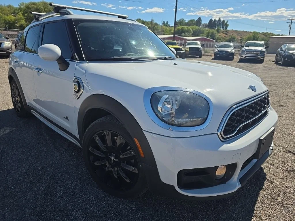Used 2019 Light White MINI E Countryman image 5