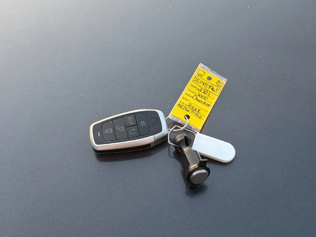 Used 2021 Gray Jeep Laredo X image 41