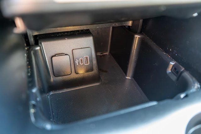Used 2025 White Metallic Ford Active image 33