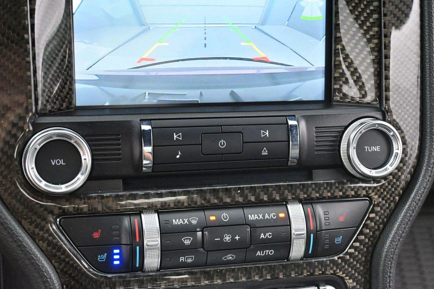 Used 2015 Oxford White Ford GT Premium image 23