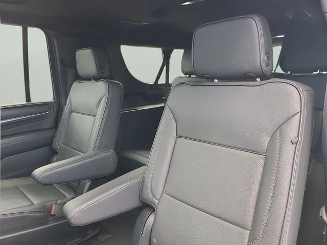 Used 2024 Onyx Black GMC Denali image 8