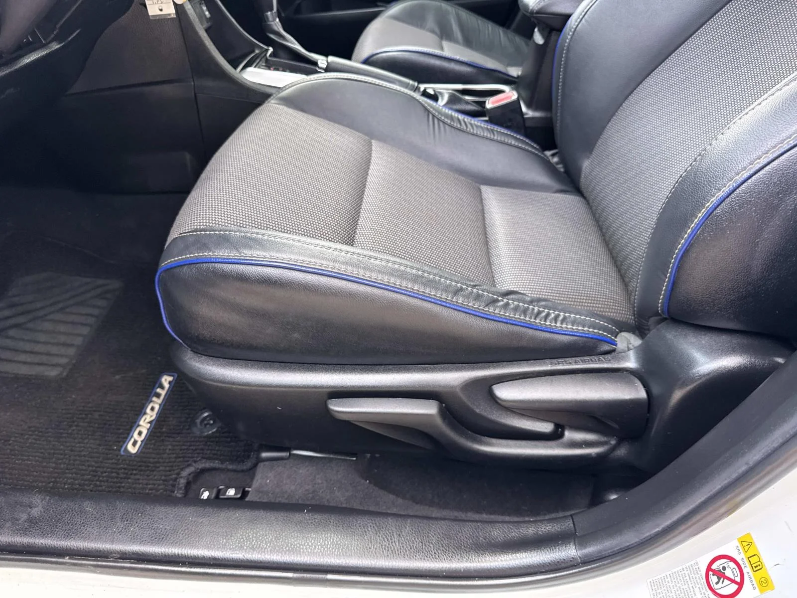 Used 2019 Super White Toyota LE image 16