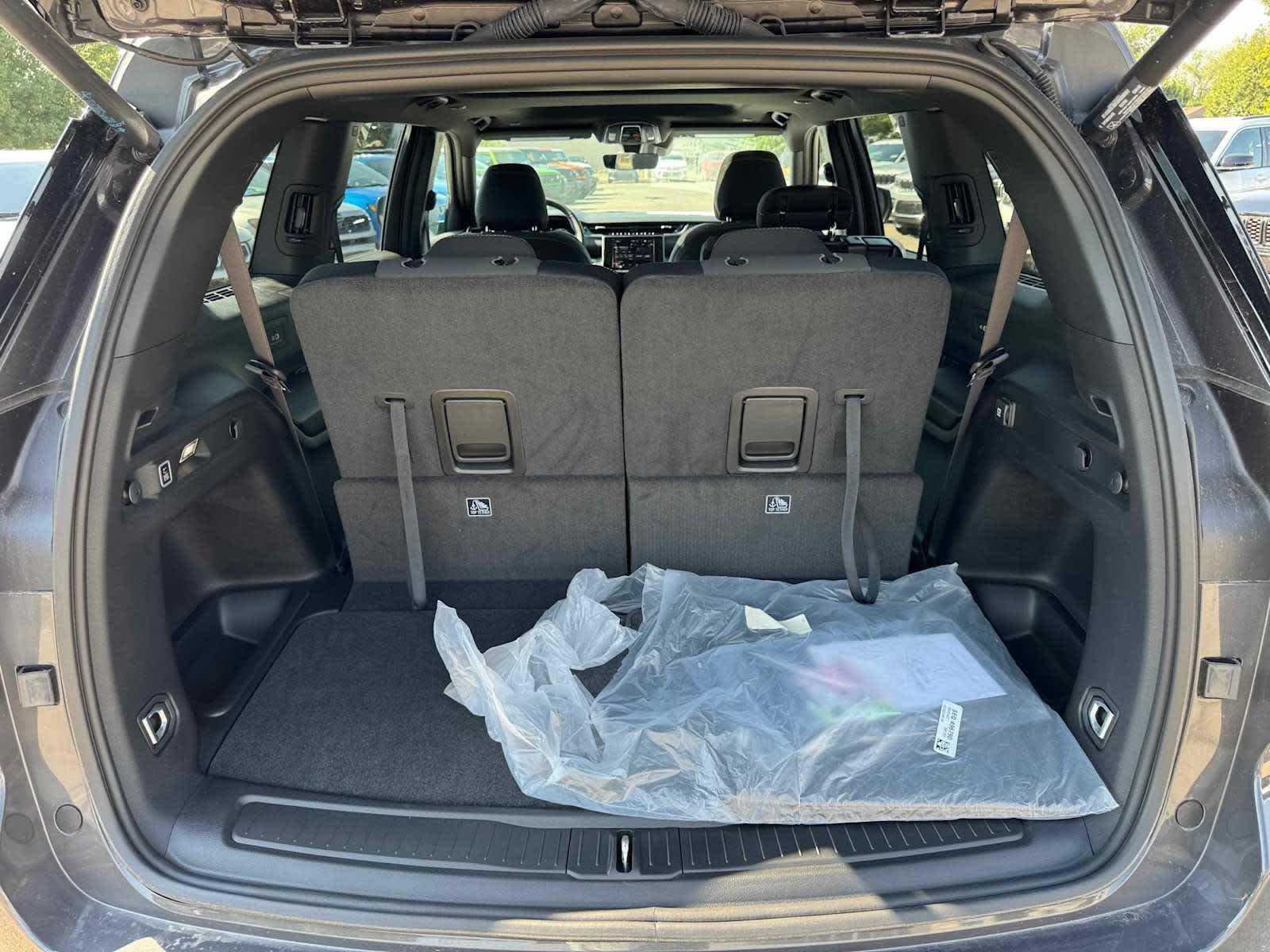 2025 Jeep Grand Cherokee L Laredo - Photo 28