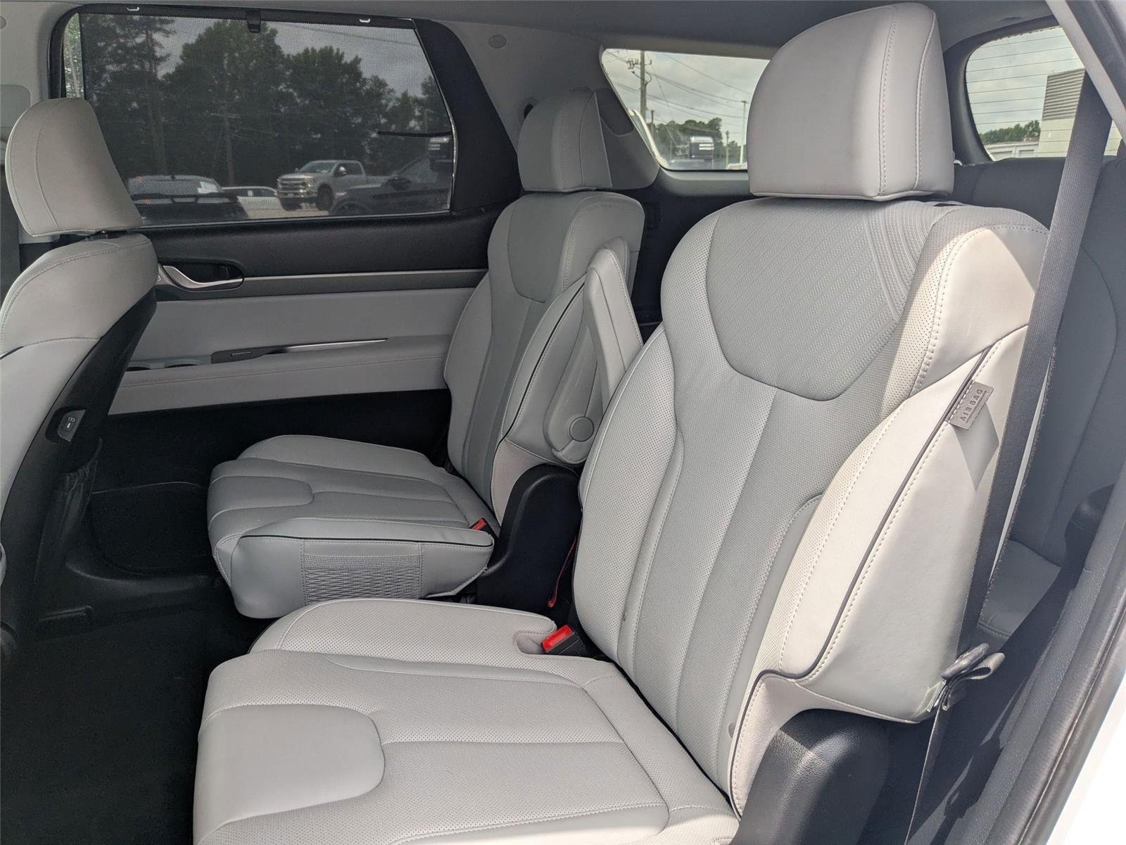 Used 2023 Silver Hyundai SEL image 28
