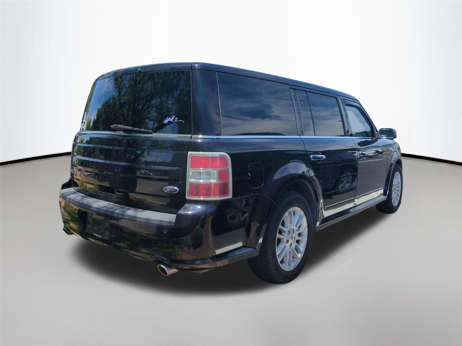 Used 2019 Agate Black Ford SEL image 4
