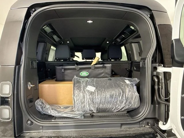 New 2026 Fuji White Land Rover S image 28