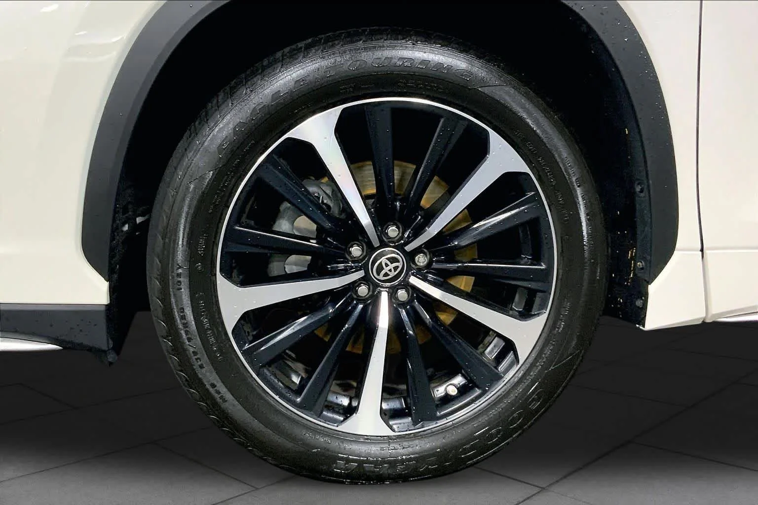 Used 2021 Blizzard Pearl Toyota XSE image 11