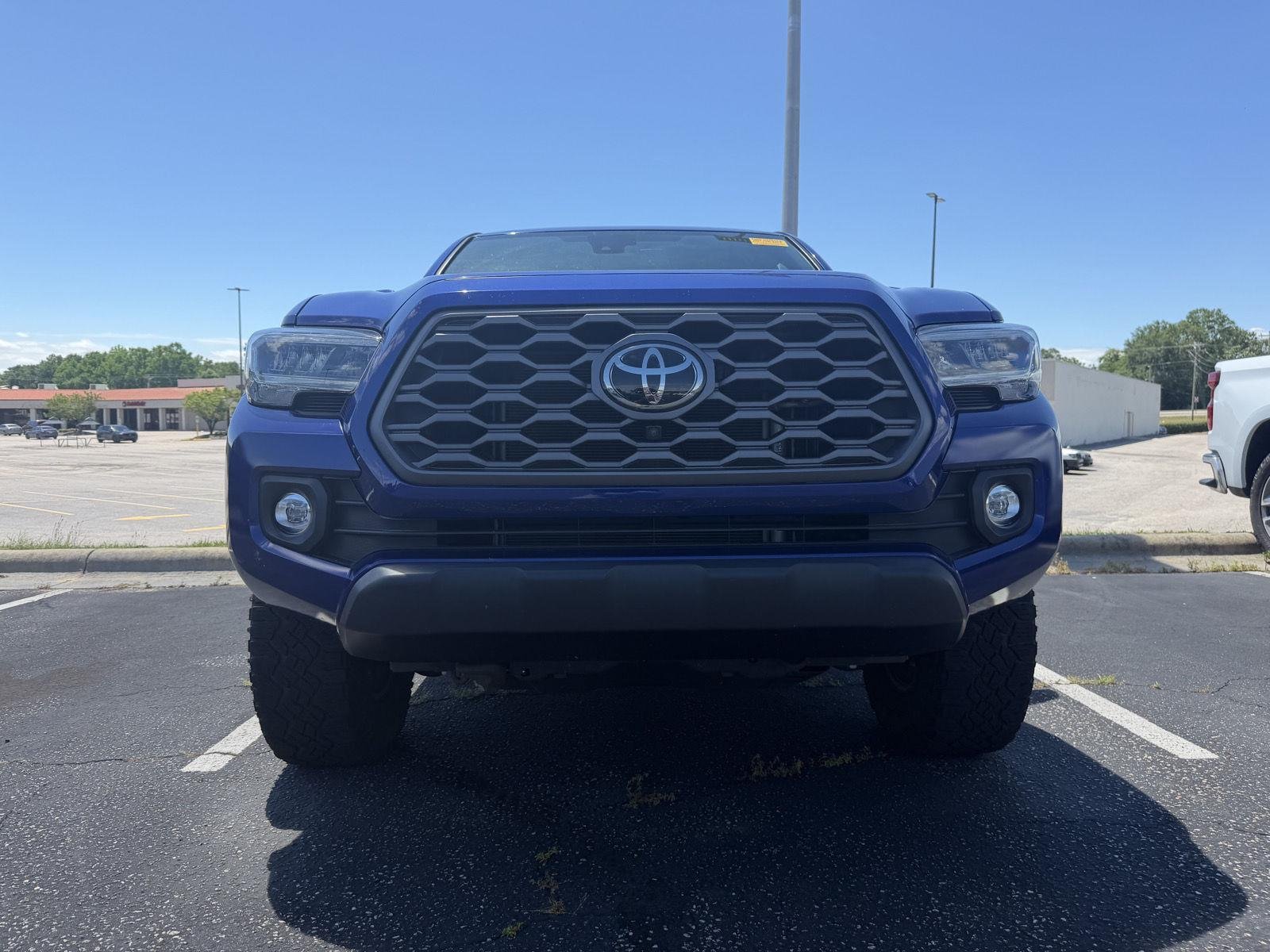 Used 2023 Blue Crush Metallic TOYOTA  image 15