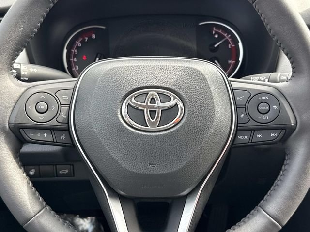 Used 2023  Toyota XLE image 18
