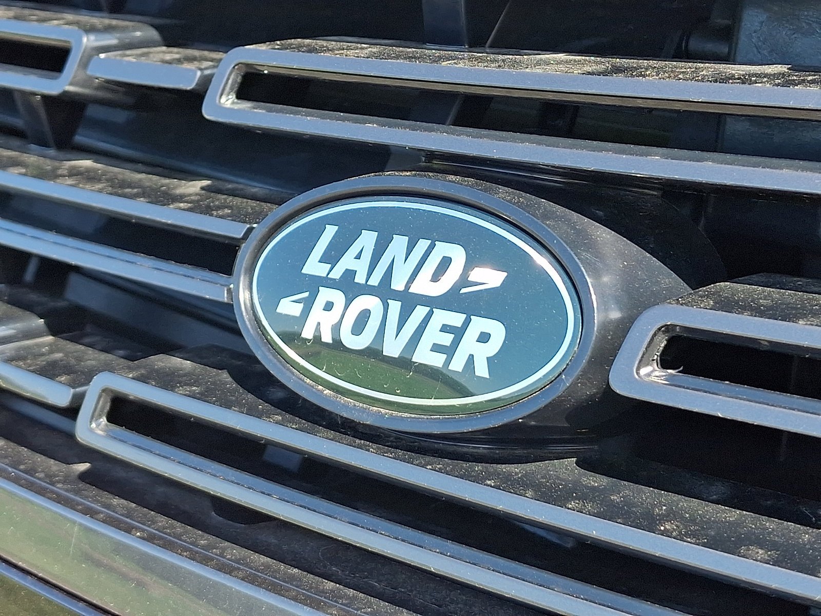 New 2027 Fuji White Land Rover  image 16