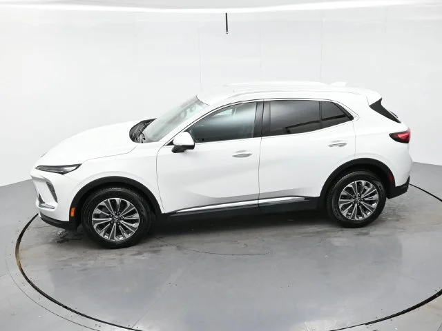 Used 2024 Summit White Buick Preferred image 35