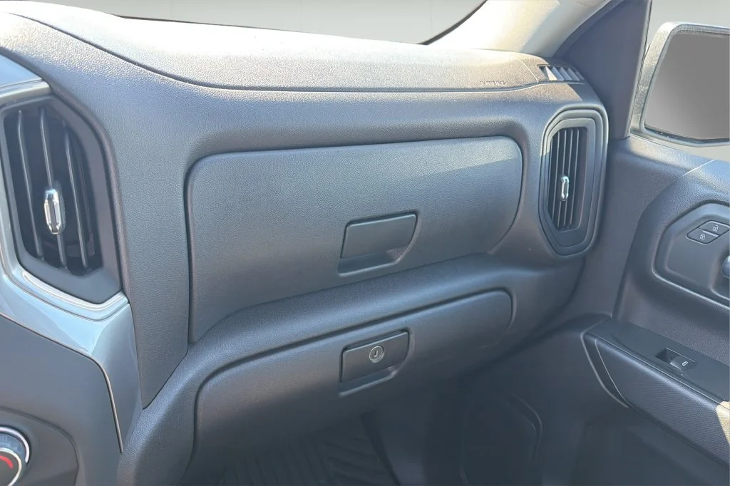 Used 2023 STERLING GRAY METALLIC Chevrolet Custom image 29