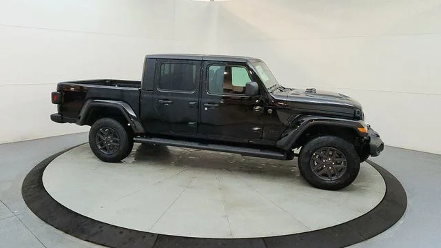 New 2026 Black Clear-Coat Exterior Paint Jeep Sport S image 15