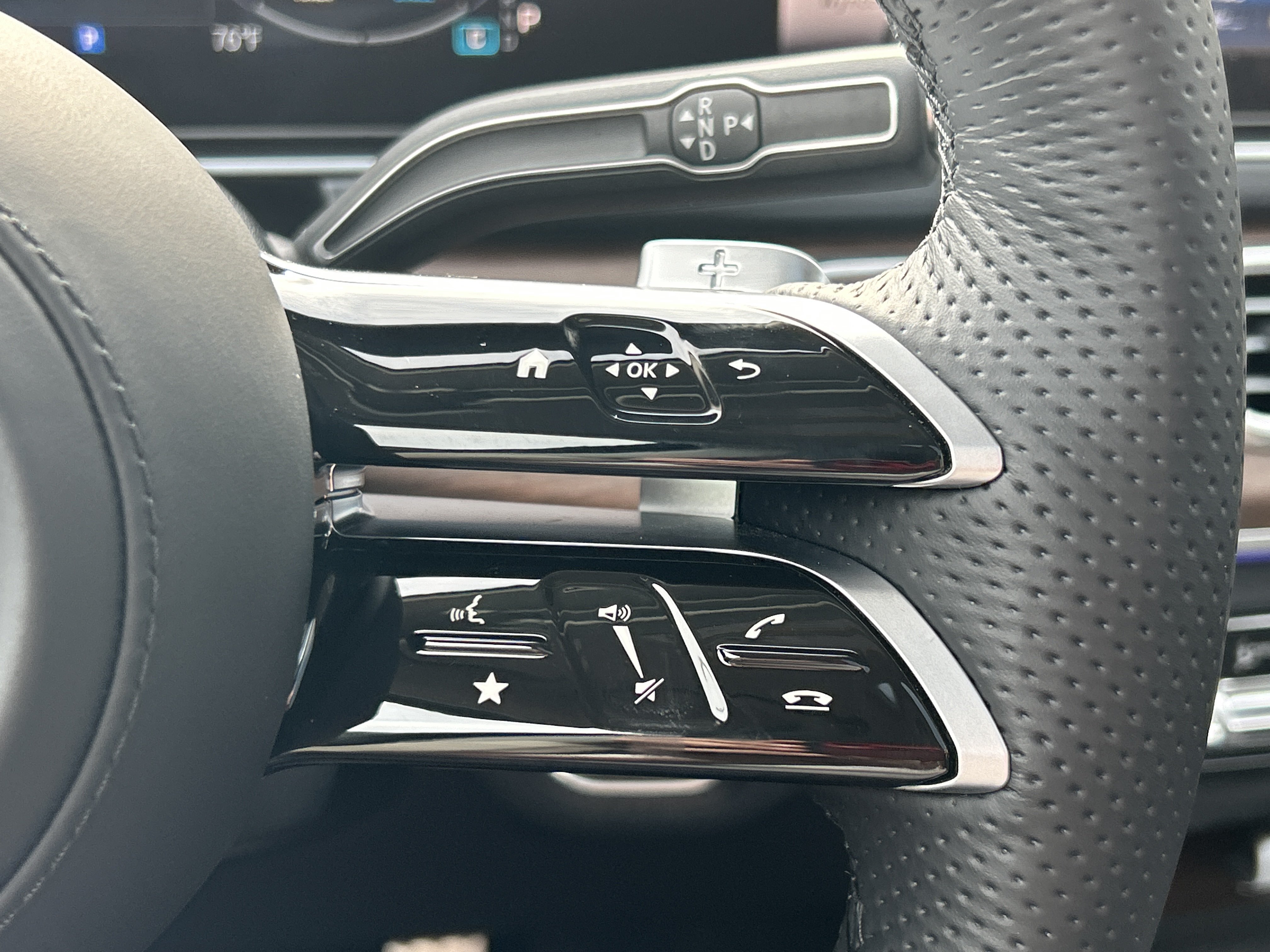 New 2026 Black Mercedes-Benz GLS 450 4MATIC® SUV image 27