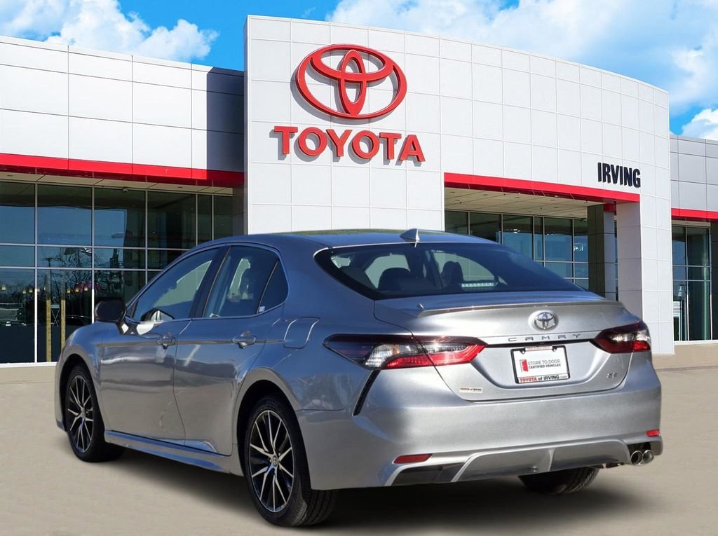 2024 Toyota Camry SE - Photo 3