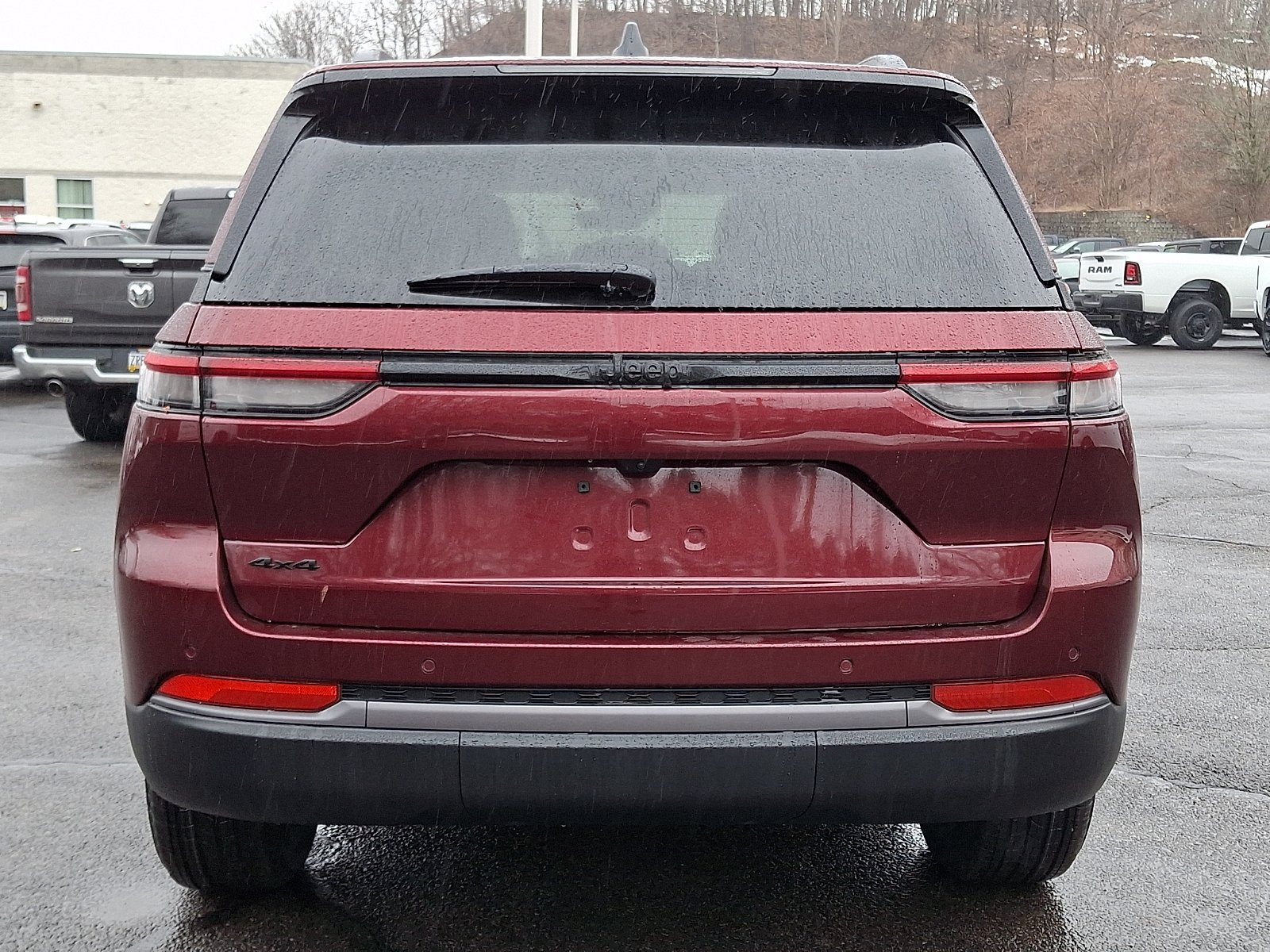 New 2026 Velvet Red Pearl-Coat Exterior Paint Jeep Altitude 4x4 image 5