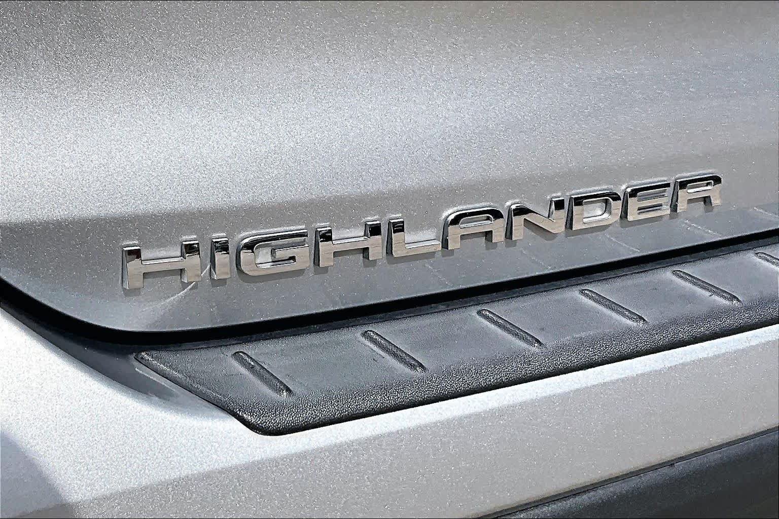 Used 2023 Celestial Silver Metallic Toyota Hybrid XLE image 31