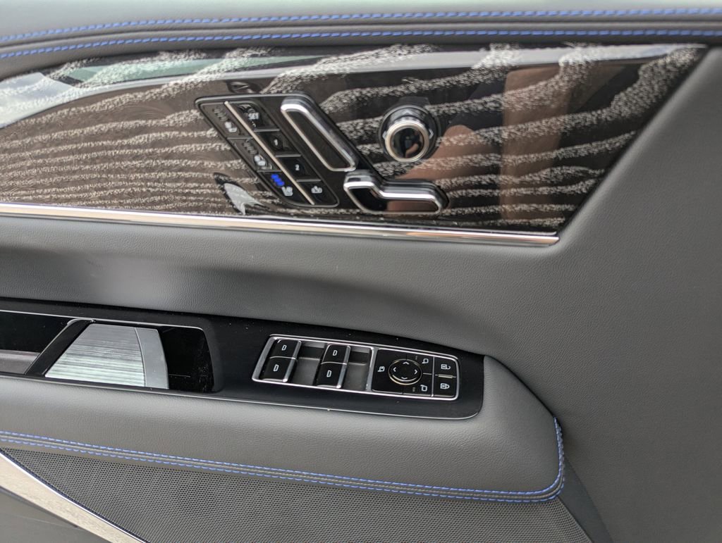 2026 Cadillac Escalade IQL Luxury - Photo 33
