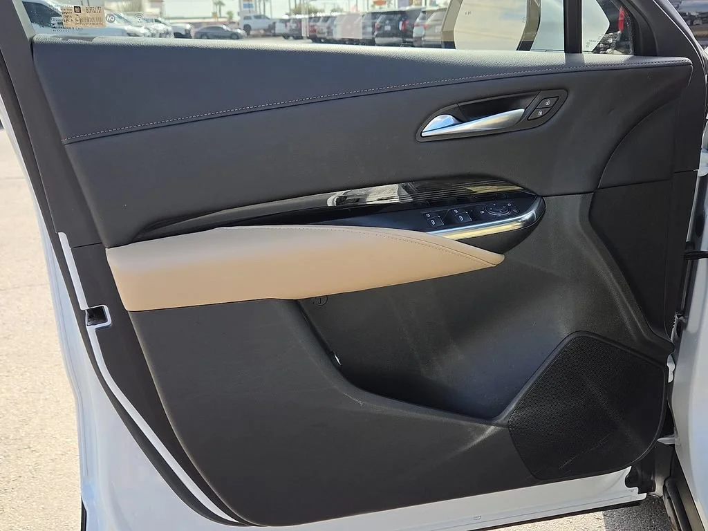 Used 2024 Crystal White Tricoat Cadillac Luxury image 13