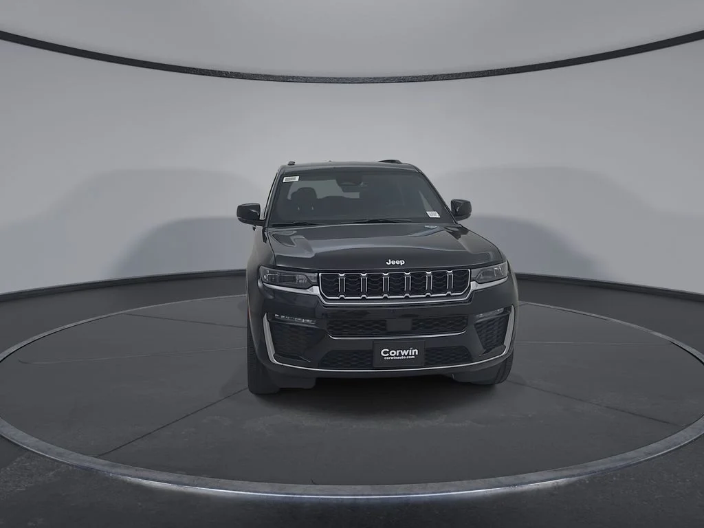 New 2026 Diamond Black Crystal Pearl-Coat Exterior Paint Jeep Limited image 4