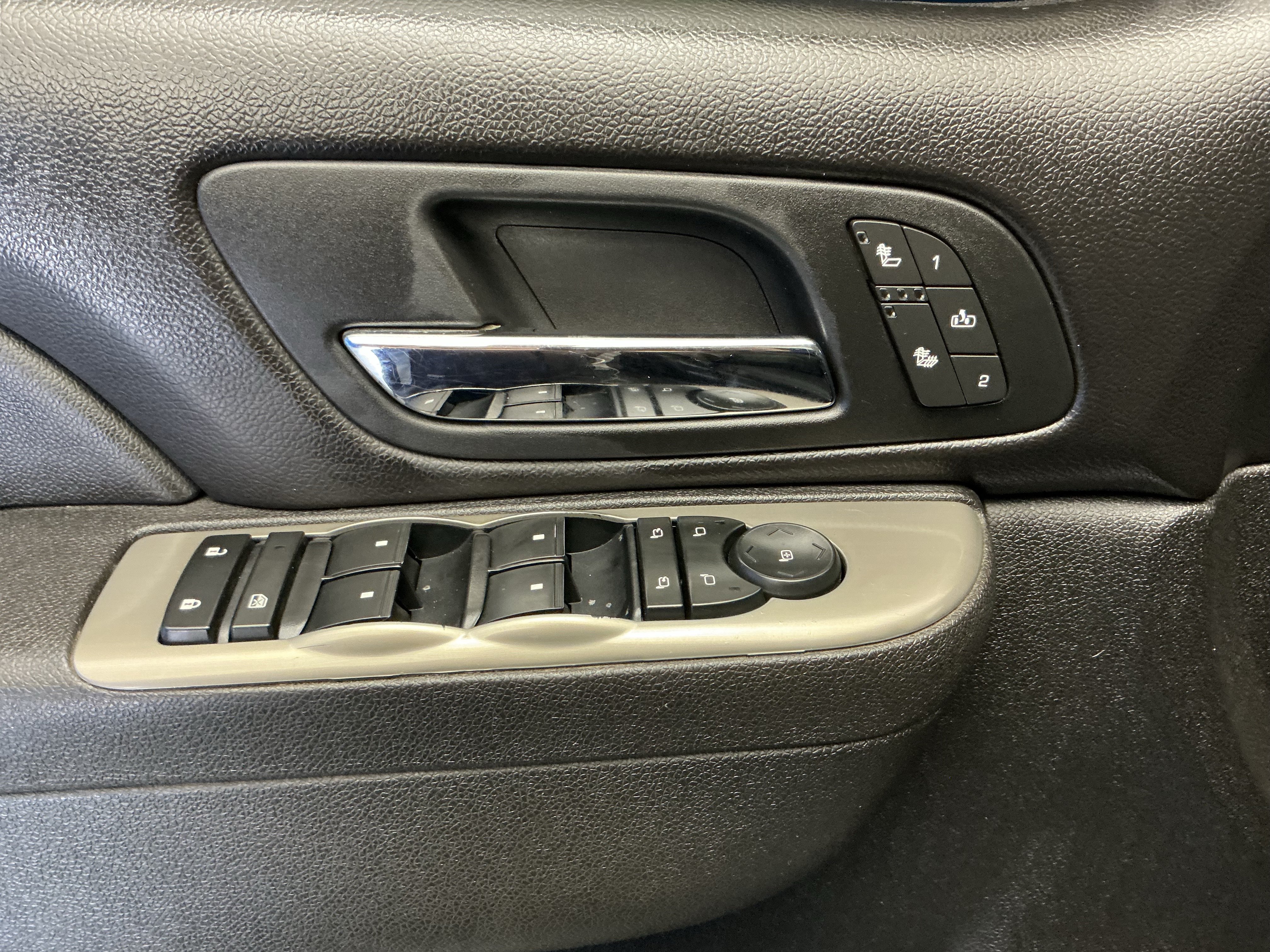 Used 2012 Silver Ice Metallic Chevrolet LT image 10