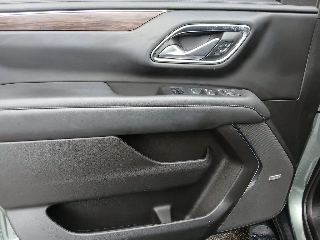 Used 2023 Green Chevrolet Z71 image 19