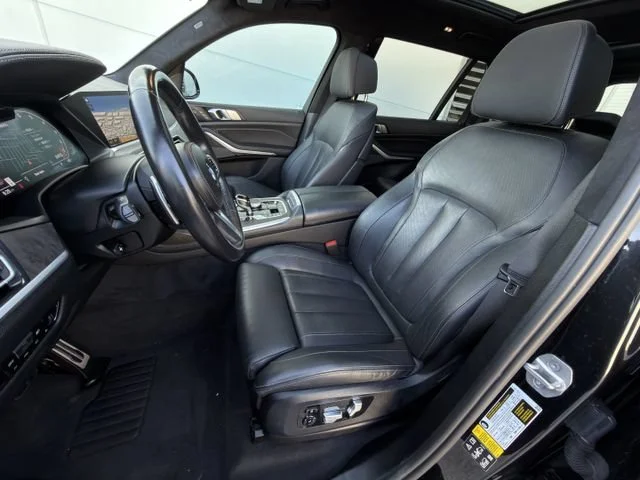 Used 2022 Black BMW M50i image 25