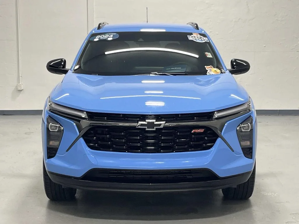 Used 2024 Fountain Blue Chevrolet 2RS image 3