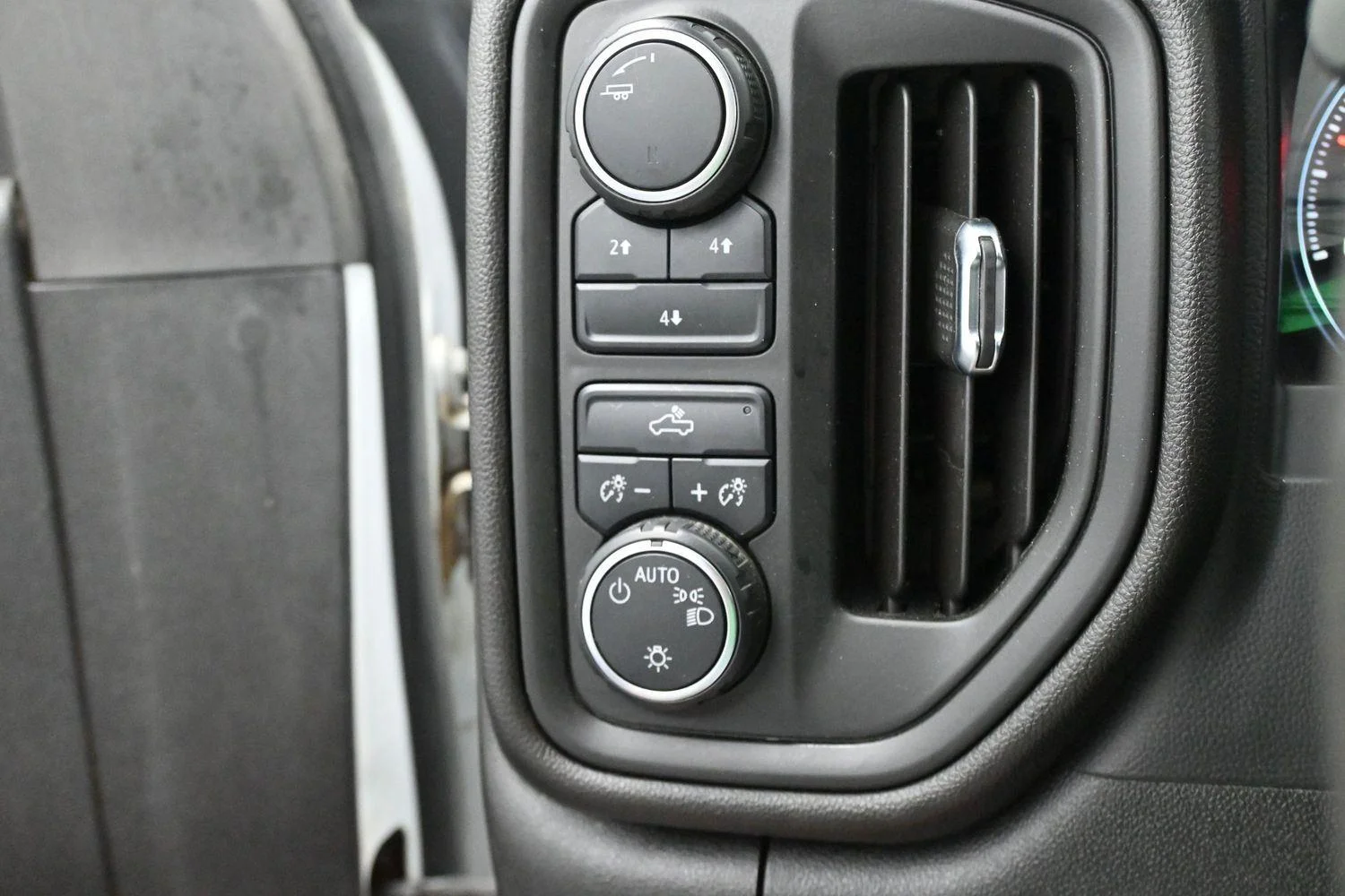 Used 2021 SUMMIT WHITE Chevrolet Work Truck image 18