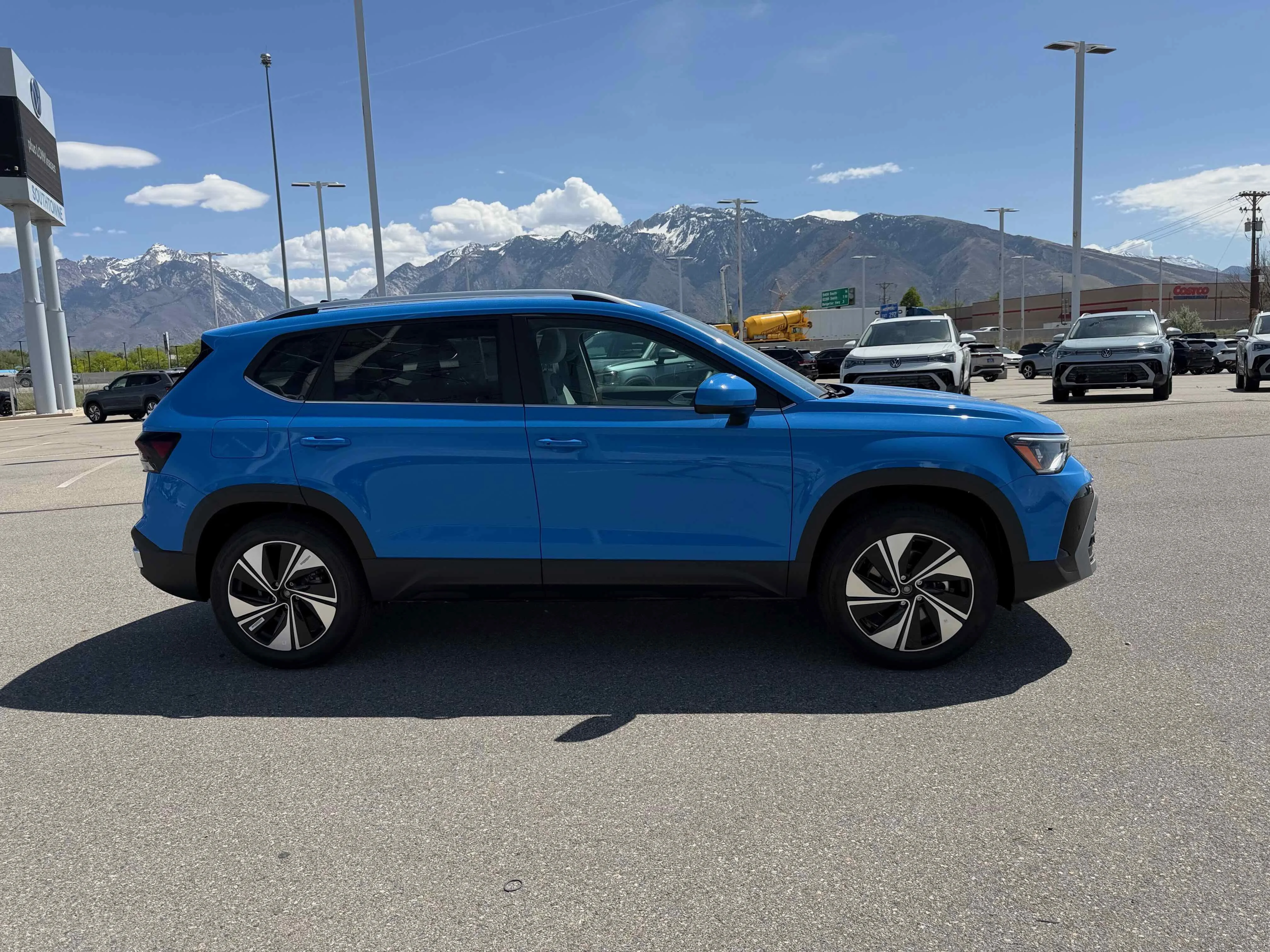 New 2026 Blue Volkswagen SE image 8