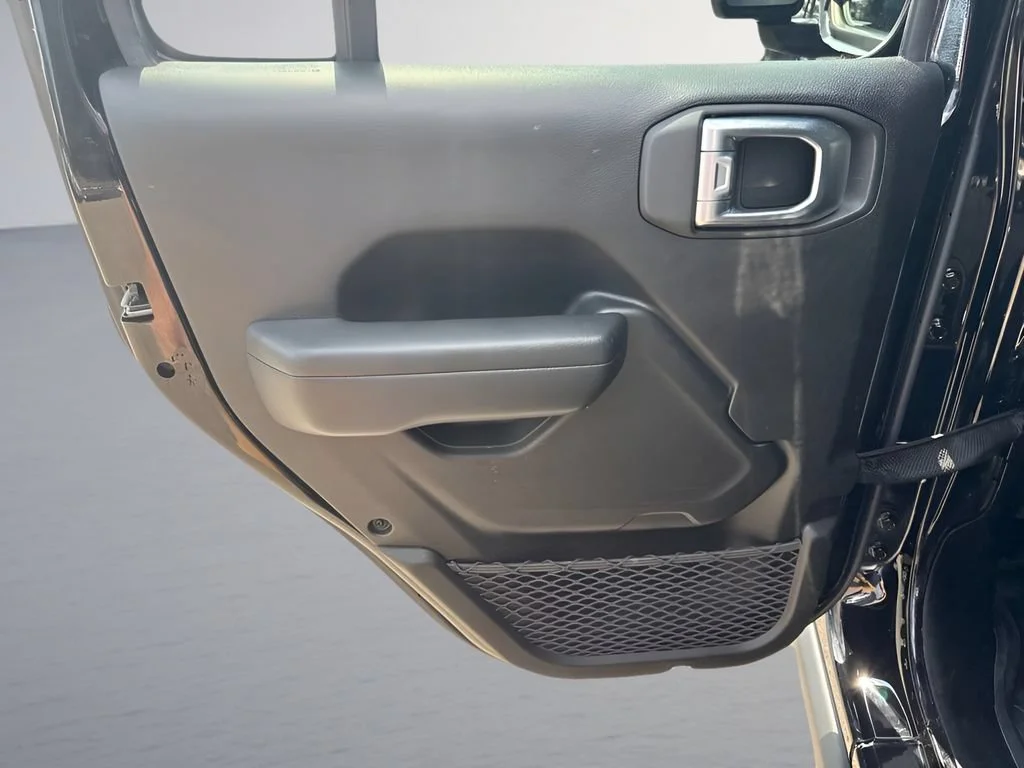 Used 2023 Black Jeep  image 27