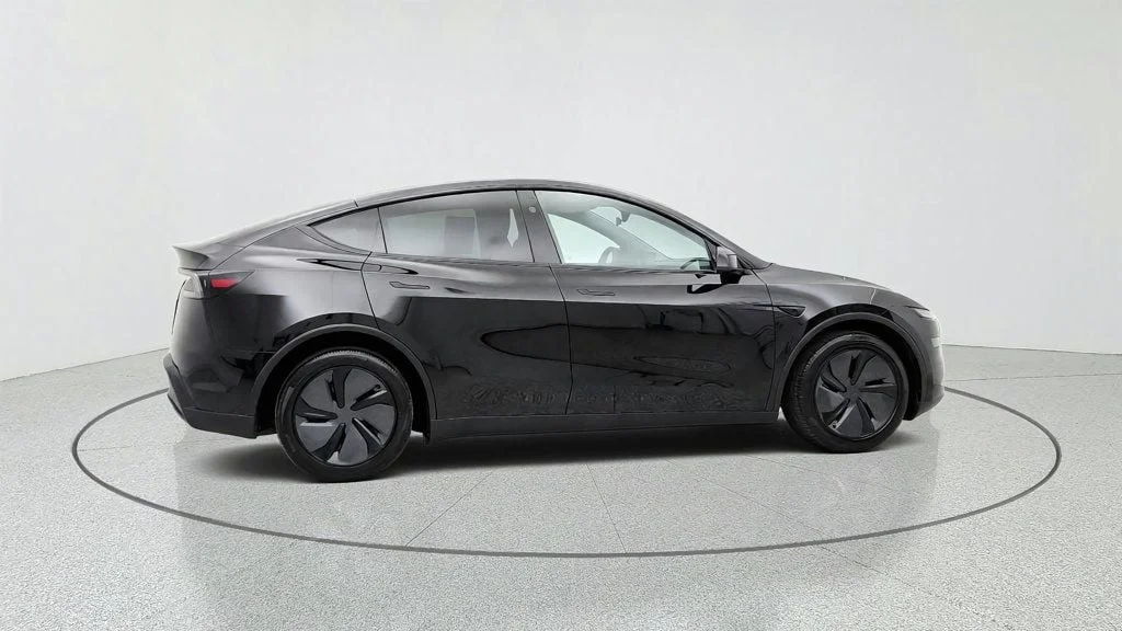 Used 2026 Diamond Black Tesla Long Range AWD image 4