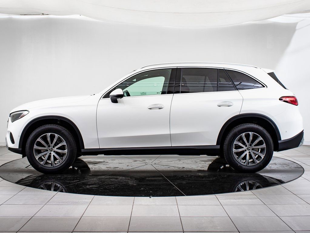 Used 2025 Polar White Mercedes-Benz GLC 300 image 5